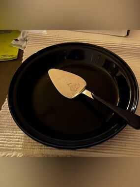 HLC FiestaWare Cobalt Blue 10” Dia. Pie Plate Baker w Pie Server/Retired Color